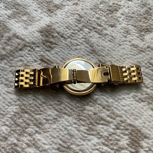 Michael Kors gold watch - Picture 4 of 6